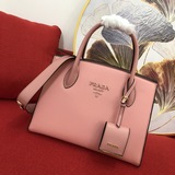 Высококачественная сумка PRADA.#66158 изготовлена из импортной кожи крупного рог