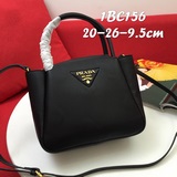 Новая модель женской сумочки Prada, 1BC156, с классическим металлическим логотип