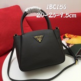 Новая модель женской сумочки Prada, 1BC156, с классическим металлическим логотип