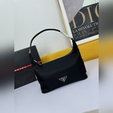 Prada небольшая сумка для обеда Pradavintage из черного нейлона, сумка под мышку