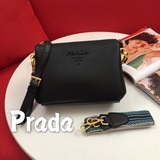 Prada сумка с клапаном и одним плечевым ремнем, модель 66136, с двумя плечевыми 