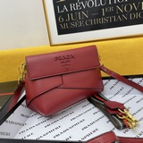 Новая модель Prada 2023, модная и стильная, популярная в магазинах, из кожи Saff