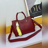 Новая модель Prada 5002 «Хит 2023 года» пользуется огромной популярностью. Она п
