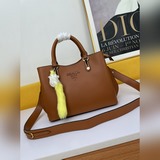 Новая модель Prada 5002 «Хит 2023 года» пользуется огромной популярностью. Она п