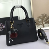 Новая модель Prada 2107 «Хит 2023 года» пользуется огромной популярностью. Она п