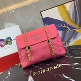 Очень красивая модель, обязательный аксессуар для модников PRADA. Ретро-стиль, п