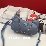 P Hobo Mini. Популярная во всем мире сумка Prada Hobo стала основным трендом мод