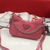 P Hobo Mini. Популярная во всем мире сумка Prada Hobo стала основным трендом мод