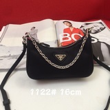 P Hobo Mini. Популярная во всем мире сумка Prada Hobo стала основным трендом мод