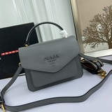 Prada, модель 2094, с двумя плечевыми ремнями, «Сделано в Италии», превосходное 