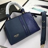 Новая сумка Prada из кожи быка с узором змеи, модель № 2038. Изготовлена из импо
