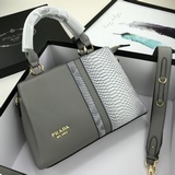 Новая сумка Prada из кожи быка с узором змеиной кожи, модель № 2038. Изготовлена