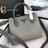 Новая сумка Prada с плечевым ремнем, модель № 2035, изготовлена из импортной кож