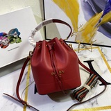 Поступила новая коллекция Prada, из телячьей кожи с текстурой личи, с двумя ремн