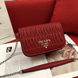 Складчатая сумка Prada – популярная новинка! Новейшая модель из импортной кожи с