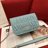 Складчатая сумка Prada – популярная новинка! Новейшая модель из импортной кожи с