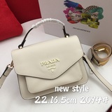 Prada, модель № 2094, с двумя плечевыми ремнями, «Сделано в Италии», превосходно