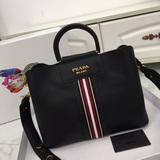 Новая сумка Prada из кожи бычка с цветными полосками, модель № 2096. Изготовлена