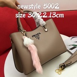 Новая модель Prada 5002 «Хит 2023 года» пользуется огромной популярностью, облад