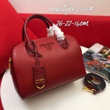 Подушка-сумка «Prada» 2106# из натуральной кожи отличается превосходной текстуро