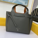 PRADA Новая модель： 1BG339# Модная и элегантная дамская сумка с ретро-шармом.