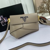Новая модель Prada 2023, модная и стильная, популярная в магазинах, из кожи Saff