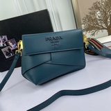 Новая модель Prada 2023, модная и стильная, популярная в магазинах, из кожи Saff