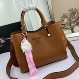 Новая модель Prada 5002 «Хит 2023 года» пользуется огромной популярностью. Она п