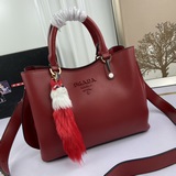 Новая модель Prada 5002 «Хит 2023 года» пользуется огромной популярностью. Она п