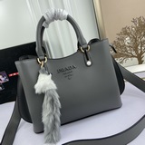 Новая модель Prada 5002 «Хит 2023 года» пользуется огромной популярностью. Она п