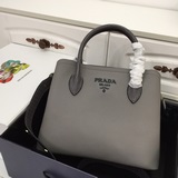 Новая сумка Prada с плечевым ремнем, модель № 2035, изготовлена из импортной кож