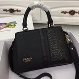 Новая сумка Prada из кожи быка с узором змеиной кожи, модель № 2038. Изготовлена