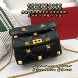 В оригинальной коробке Valent*** Garavani Roman Stud из кожи овцы.