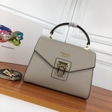 PRADA Новая модель： 9866 Модная и элегантная дамская сумка с ретро-шармом, «Итал
