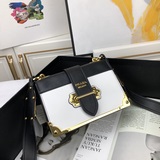 Prada/Прада – лидер продаж 1BD045, модель с подиума, представлена в первую очере