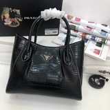 «Prada» с крокодиловым узором 8877# Оригинальная кожа отличного качества, приятн