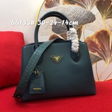Новая модель Prada 66153 в этом году. Размеры： 30*24*14. Изготовлена по технолог