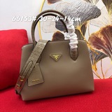 Новая модель Prada 66153 в этом году. Размеры： 30*24*14. Изготовлена по технолог