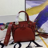 PRADA Новая модель： 5009 Модная и элегантная дамская сумка с ретро-шармом.