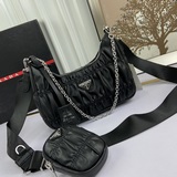Черная сумка из морщинистой кожи. Товар отправлен. Популярная сумка Prad из нейл