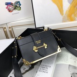 Prada/Прада – лидер продаж 1BD045, впервые представленный на подиуме, изготовлен
