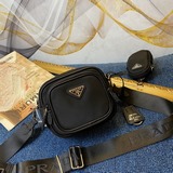 【Высочайшее качество】 Новая модель сумки для фотоаппарата Prada Hobo, универсаль