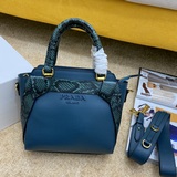 PRADA Новая модель： 5009 Модная и элегантная дамская сумка с ретро-шармом.