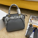 PRADA Новая модель： 5009 Модная и элегантная дамская сумка с ретро-шармом.