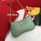 Оригинальная кожа PRADA представляет новую коллекцию сумок Hobo весна-лето 2023,