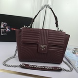 Новая модель Prada наконец-то поступила в продажу! Новая модель в магазине изгот