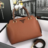 Новая модель Prada 2097 «Хит 2023 года» пользуется огромной популярностью. Она п