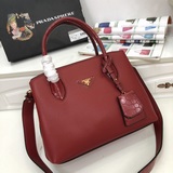 Новинка на официальном сайте, популярная во всем мире, модель 2023 года Prada 66