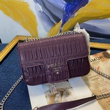 Складчатая сумка Prada – популярная новинка! Новейшая модель из импортной кожи с