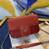 Складчатая сумка Prada – популярная новинка! Новейшая модель из импортной кожи с